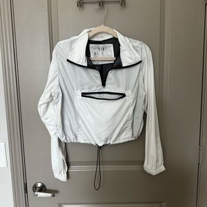 Light-weight Athletic Crop Wind Breaker
